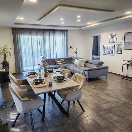 Villa Capris Apartments Koper Buitenkant foto