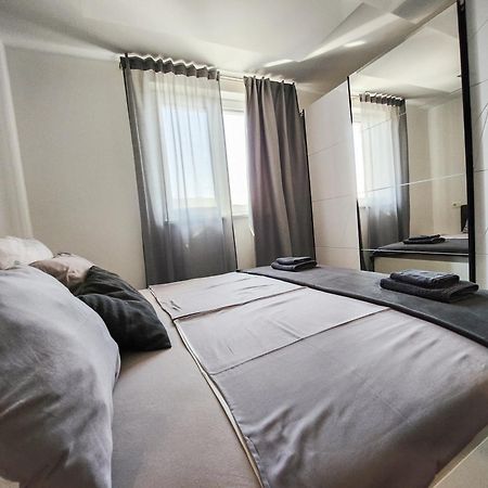 Villa Capris Apartments Koper Buitenkant foto