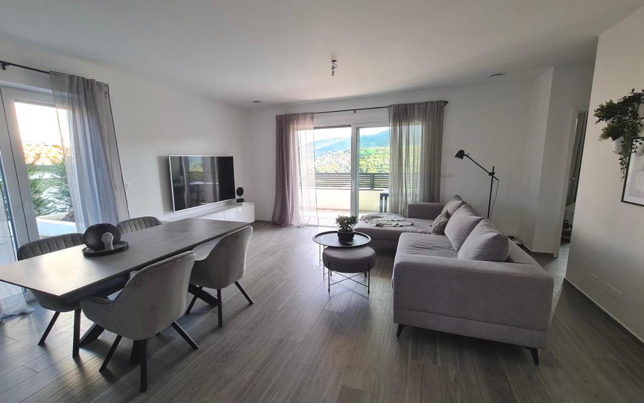 Villa Capris Apartments Koper Buitenkant foto