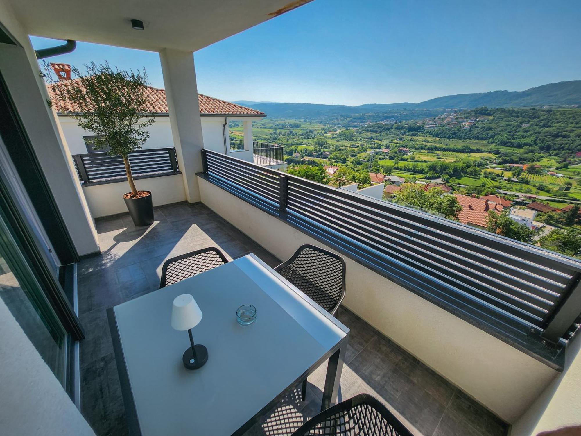Villa Capris Apartments Koper Buitenkant foto